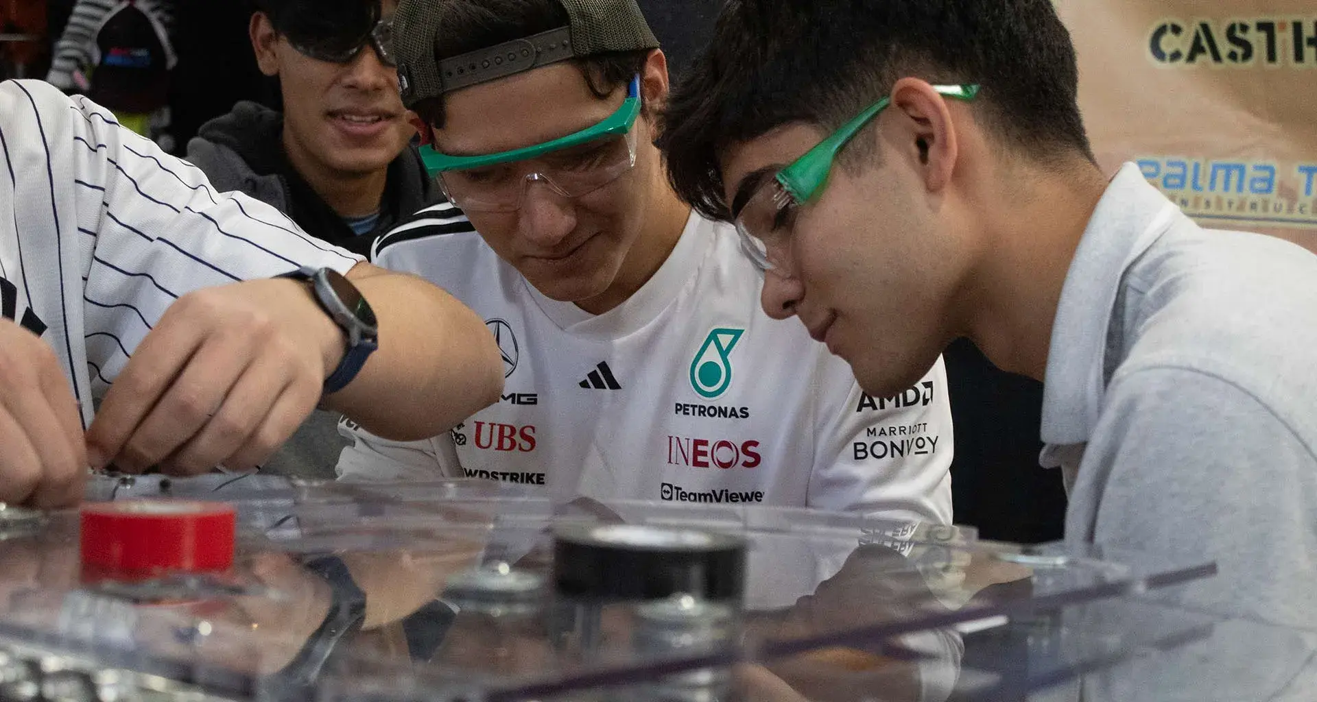 Certamen robótica FIRST, equipo de PrepaTec Colima recibió premio de los jueces. 