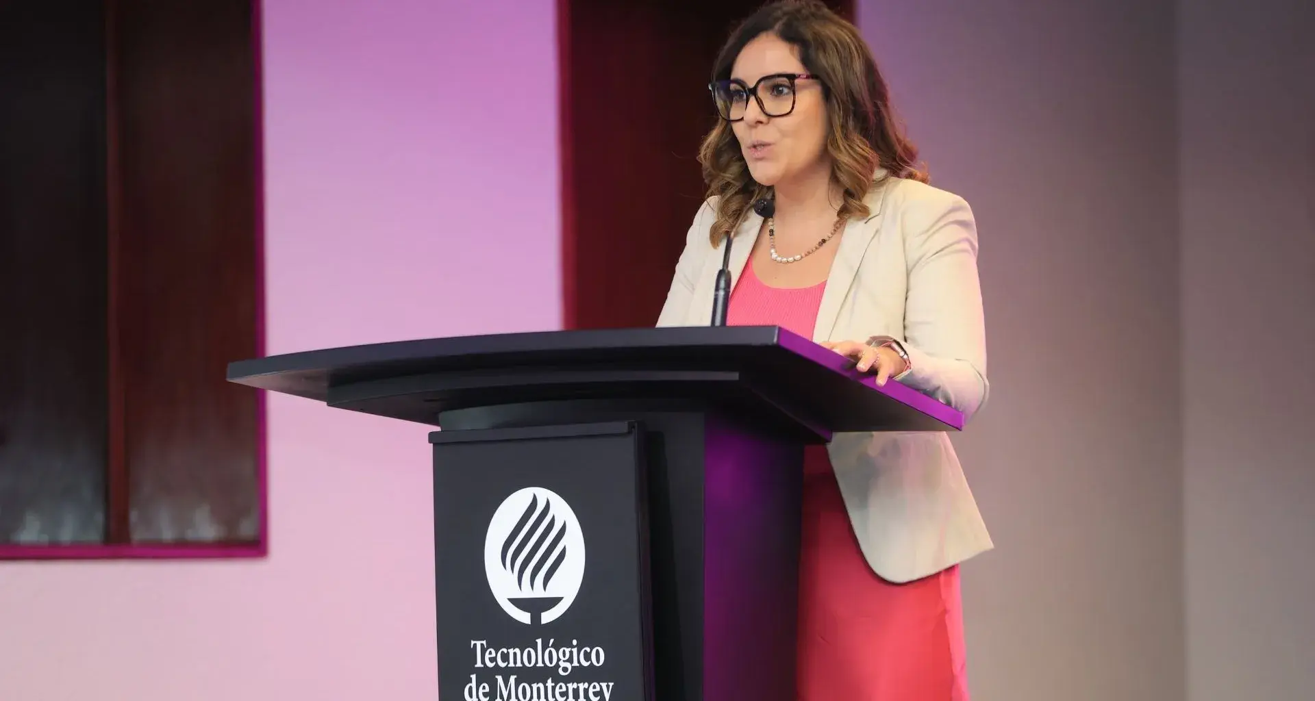 Mujeres en los negocios y la economía
