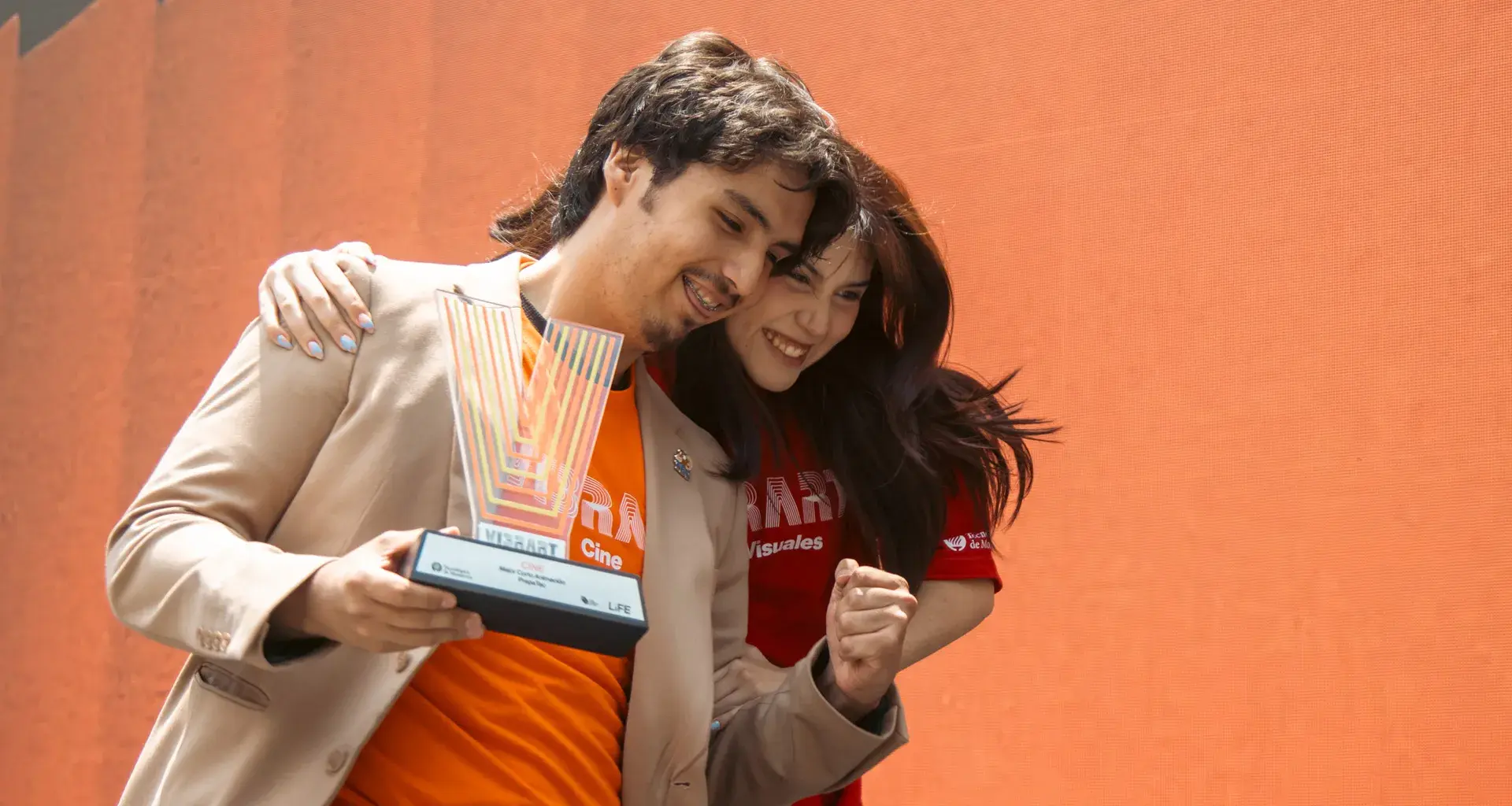 Estudiantes ganadores del festival de artes y cultura de VIBRART 2026
