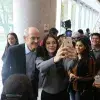 Presidente de Alibaba con alumnos