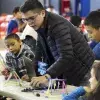 niños disfrutando ser ingenieros por un día