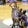 Ilse encestando en el Campeonato Centro Basquet U17 2019