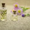 recipientes con aceites escenciales