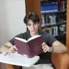 Una de las aficiones de Javier es la lectura