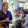 El empresario Arturo Elias Ayub hablando frente a una audiencia de estudiantes y egresados durante el 35 aniversario de Mercadotecnia en el Tec.