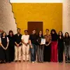 Estudiantes y profesores de Arquitectura del Tec de Monterrey campus Laguna en fotografía montada dentro de Casa Caballero en Gómez Palacio