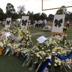 homenaje a los cinco alumnos fallecidos