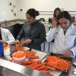 La recolecta de ingredientes permitió la elaboración de 350 panecillos.