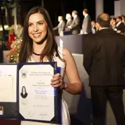 Al finalizar la ceremonia, los graduandos confirmaron su compromiso con el Tecnológico de Monterrey de ejercer en el ámbito profesional de manera ética y responsable.