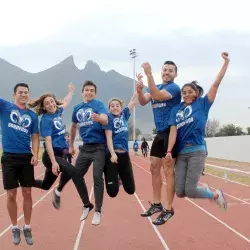 Atletas del Tec de Monterrey en su nueva pista