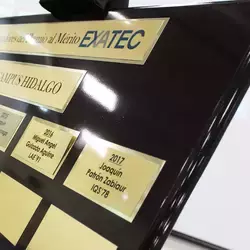 Placa Premio Mérito EXATEC