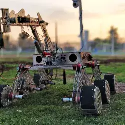 Eagle X con su robot tipo Mars Rover