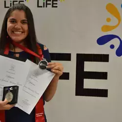 Premian perseverancia de alumnos LiFE