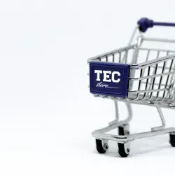 Carrito de compras con el logo de la Tec Store