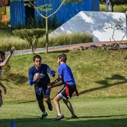 Equipo de tocho bandera de Morelia jugando en el Intercampus