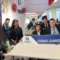 alumnos en sus presentaciones