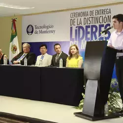 Kevivn dando discurso