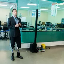 Hugh Herr inaugura laboratorio dedicado a la Biomecatrónica en el Tec