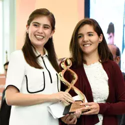 Alumnas de Querétaro reciben Premio Luis Elizondo por su filantropía