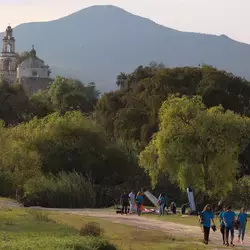 Alumnos del Tec en EcoAlberto realizando kayak