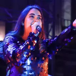 Tatina Puente en el escenario regional del festival de la canción 2018