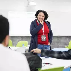 La Dra. Nohemí Lugo presenta una investigación sobre el uso de los medios digitales para el aprendizaje de niños preverbales con autismo.