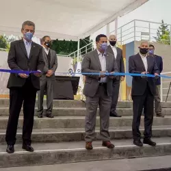 Autoridades Tec e invitados de gobierno estatal y municipal cortando el listón de las nuevas instalaciones de PrepaTec en campus León