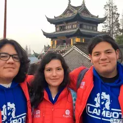 Integrantes del equipo "LamBot 3" en China.