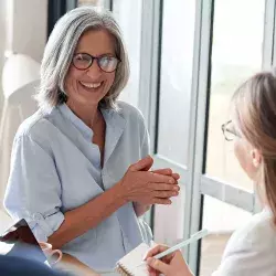 antiago Vazquez y Oriana Tickell, expertos en liderazgo dentro de las organizaciones, comparten estrategias para que te conviertas en un líder positivo