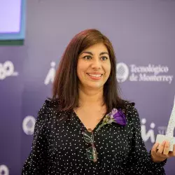 Profesora tec queretaro ganadora premio mujer Tec en Ciencia