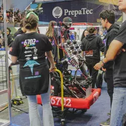 Stingbots, equipo de robótica de PrepaTec Santa Anita, pasó a la final mundial del concurso first robotics competition.