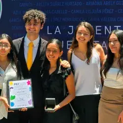 Estudiantes de PrepaTec Querétaro son reconocidos con el Premio Estatal de la Juventud por sus actividades académicas de robótica. 