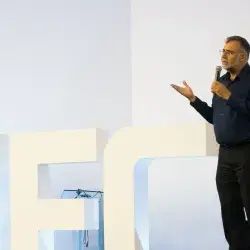 Ricardo Baeza-Yates visitó el Tec de Monterrey campus Querétaro para hablar sobre los límites éticos y humanos de la inteligencia artificial. 