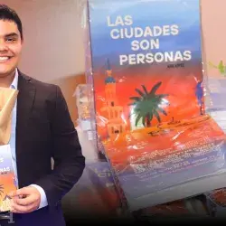 axel-lópez-presenta-libro-poemario-ciudades-son-personas-prepatec-campus-ciudad-obregon