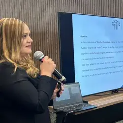 Helga Ochoa fue reconocida por su trayectoria en investigación de mercado y neurociencia aplicada al marketing.