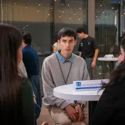 Estudiantes reciben mentoría en Expo Ingenierías 2025