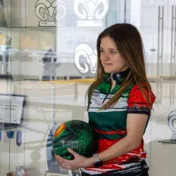 Boliche femenil juvenil, deporte en el que destaca internacionalmente Sophie McNally, de PrepaTec Santa Anita. 