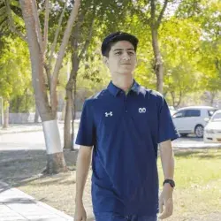 erick escamilla en pasillo del tec