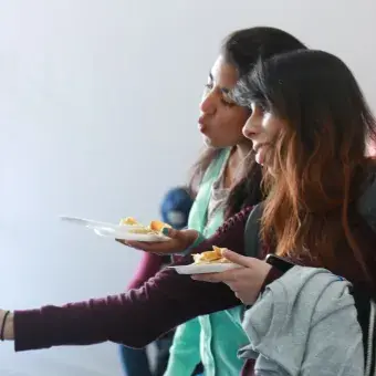 alumnos posando para foto
