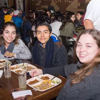 Alumnos durante bienvenida de negocios EM18