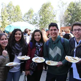 alumnos santa fe con chilaquiles
