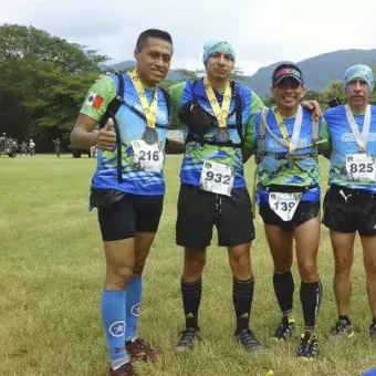 Bernabé con sus compañeros de trail