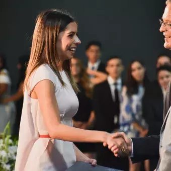 Premian perseverancia de alumnos LiFE