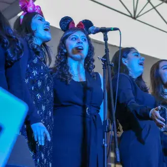 Uniendo a la comunidad con canciones de Disney