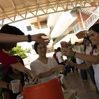 Luce tu amor por México