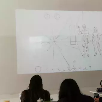 En Semana i alumnos del Tec de Monterrey elaboran pictogramas.