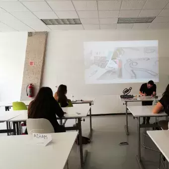 En Semana i alumnos del Tec de Monterrey elaboran pictogramas.