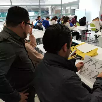 En Semana i alumnos del Tec de Monterrey elaboran pictogramas.