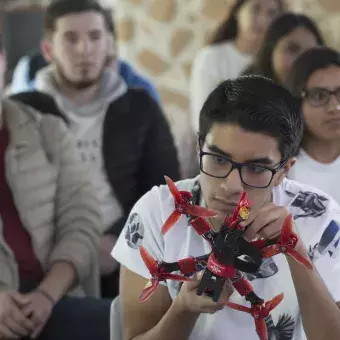 También hubo velita en el pastel en campus Morelia.