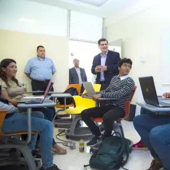 David Garza visita campus Hidalgo 